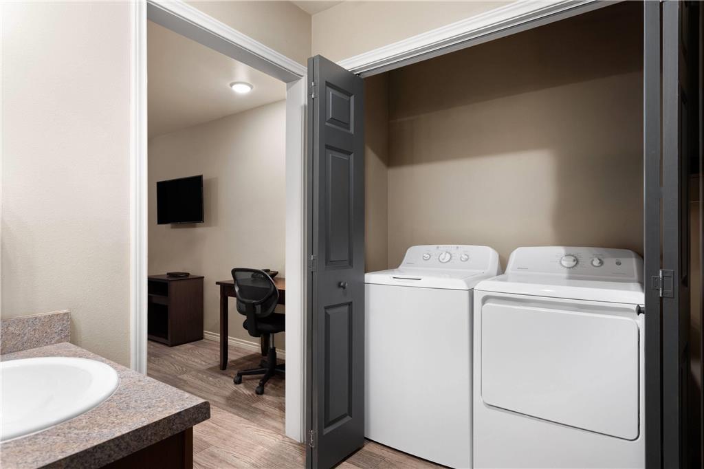 Eagle'S Den Suites Andrews A Travelodge By Wyndham Pokoj fotografie